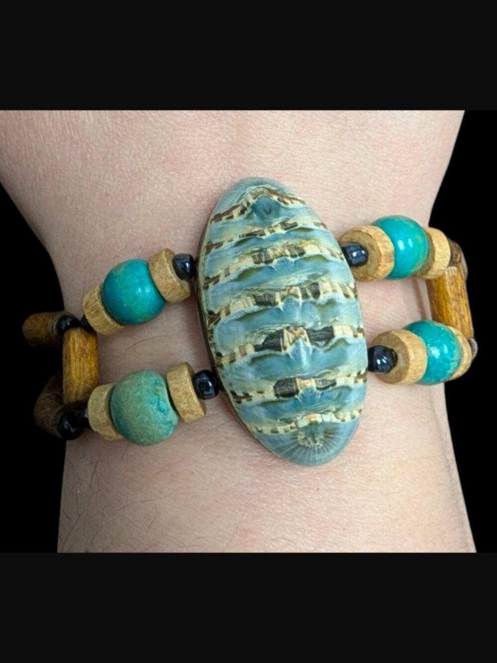 Vintage Wood Bead Chitons Mollusk Shell Island Beach Themed Bracelet 6.75"
